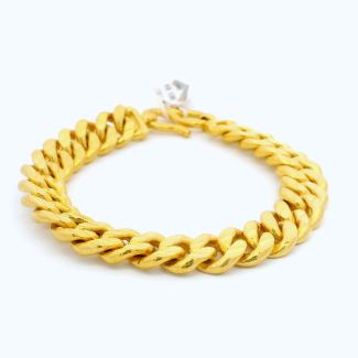 Great selection of Bracelets 金手链 at Magnolia Jewelers